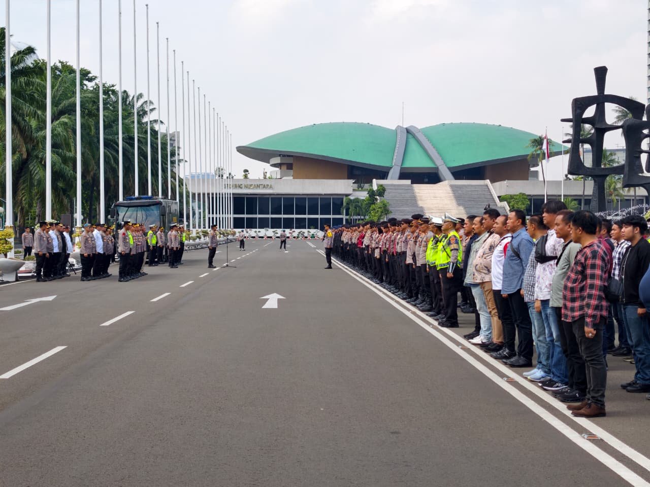 Polda Metro Jaya Hadir Melayani, Pastikan Agenda Diplomatik Tiongkok Berjalan Aman dan Lancar